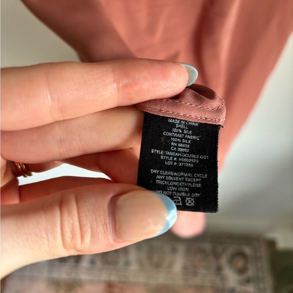 Theory Frayed Edge Wrap V-Neck Top in Rosy Pink size small (petite) 100% silk - Picture 8 of 8